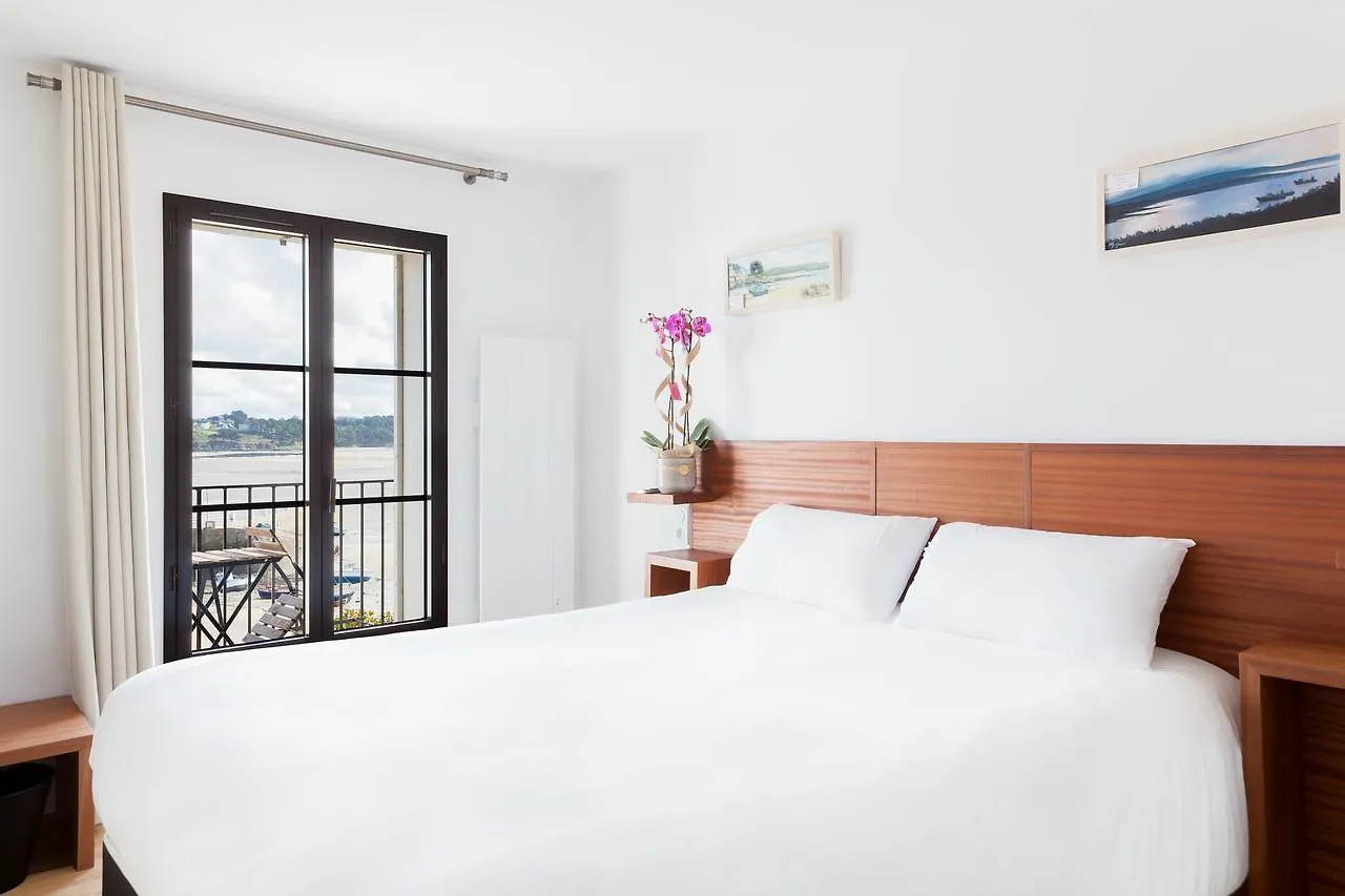 Hotel Du Port Locquirec