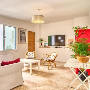  Holiday home Bougainvillier France